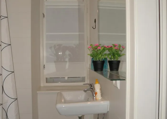 Апартаменты Lovely Renovated 11 - Easy Self Check In