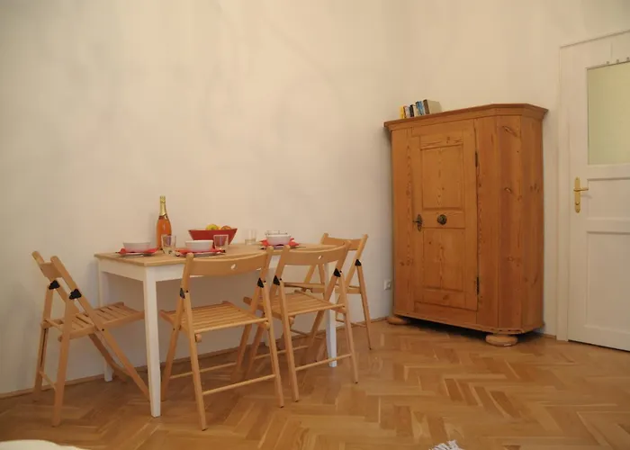Lovely Renovated 11 - Easy Self Check In Апартаменты